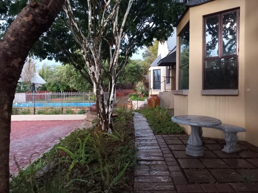 4 Bedroom Property for Sale in Langenhovenpark Free State